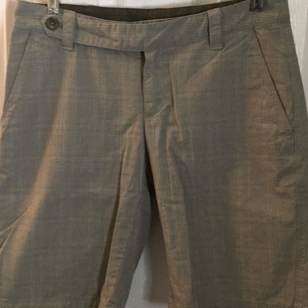 ⭐️North Face Ladies Shorts Size 4